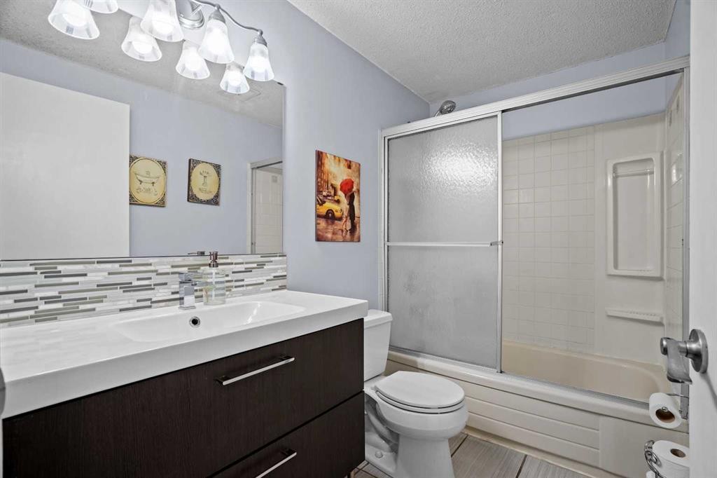 147 Manora Hill Ne, Calgary, AB