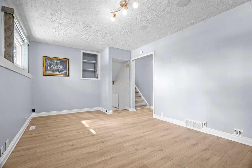 147 Manora Hill Ne, Calgary, AB