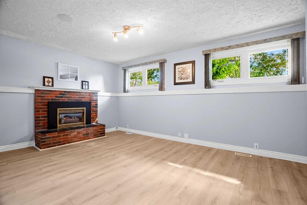 147 Manora Hill Ne, Calgary, AB