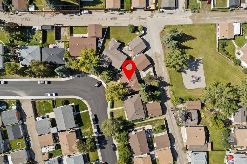 147 Manora Hill Ne, Calgary, AB