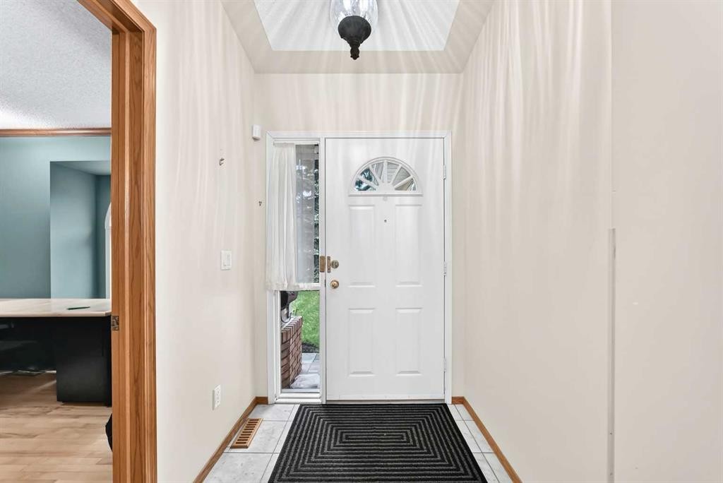 1030 Shawnee Road Sw, Calgary, AB