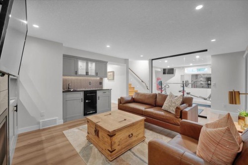 50 Springbank Crescent Sw, Calgary, AB 