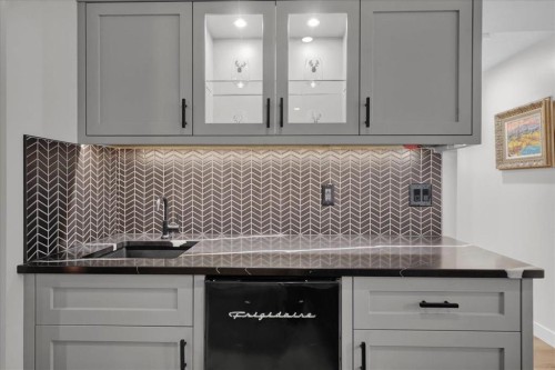50 Springbank Crescent Sw, Calgary, AB 