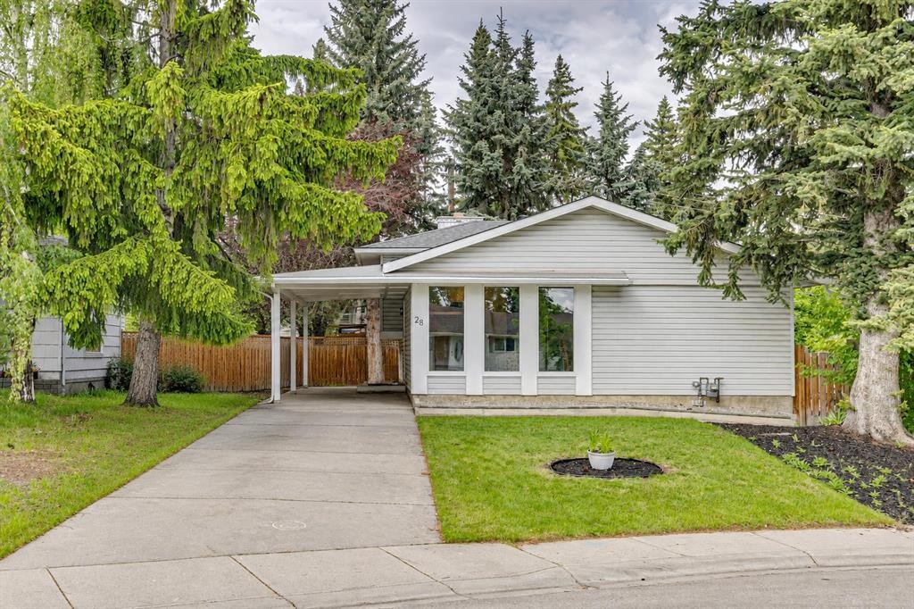 28 Cantrell Bay Sw, Calgary, AB