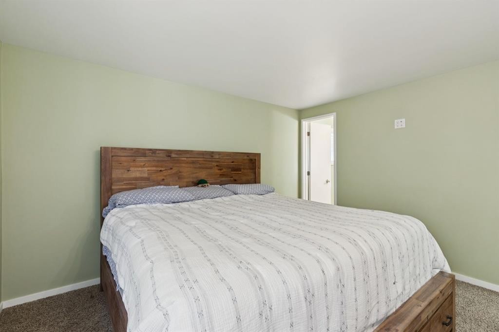 28 Cantrell Bay Sw, Calgary, AB