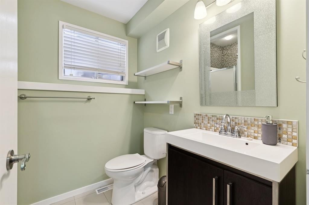 28 Cantrell Bay Sw, Calgary, AB