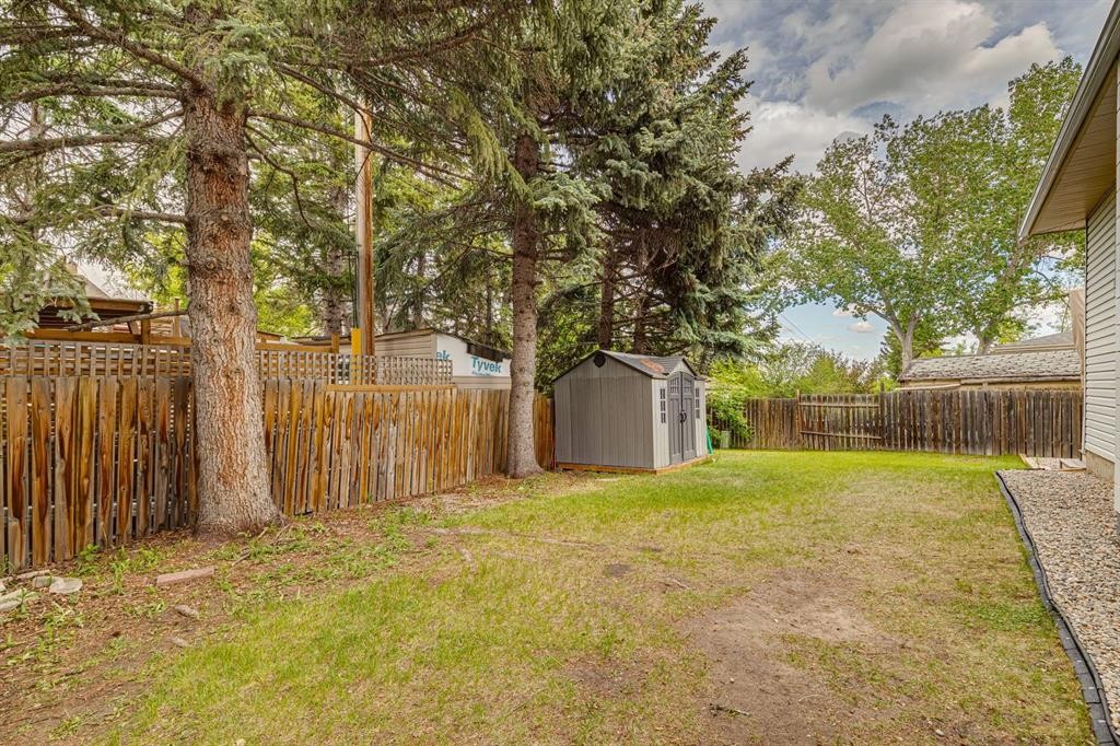 28 Cantrell Bay Sw, Calgary, AB