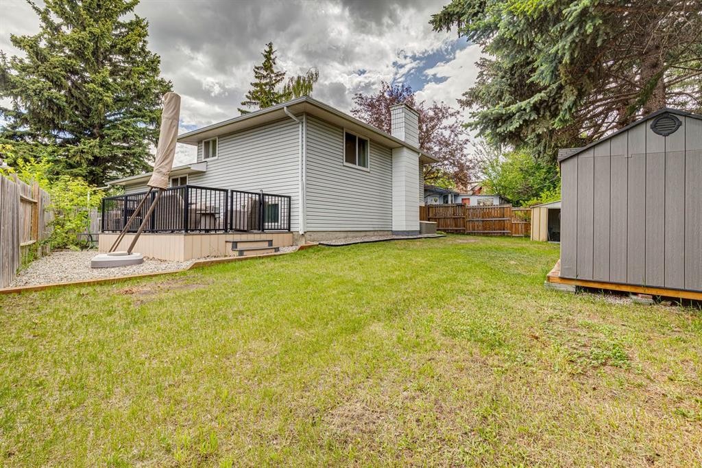 28 Cantrell Bay Sw, Calgary, AB
