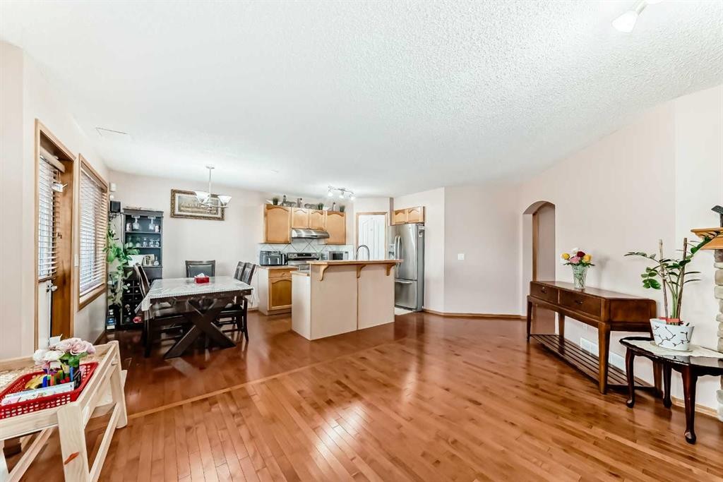 16062 Everstone Road Sw, Calgary, AB