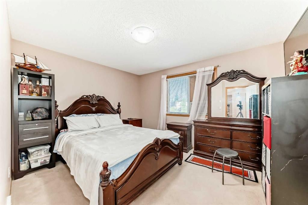 16062 Everstone Road Sw, Calgary, AB