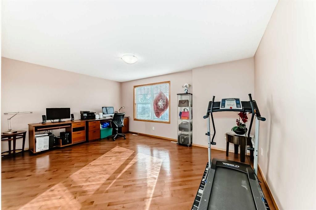 16062 Everstone Road Sw, Calgary, AB