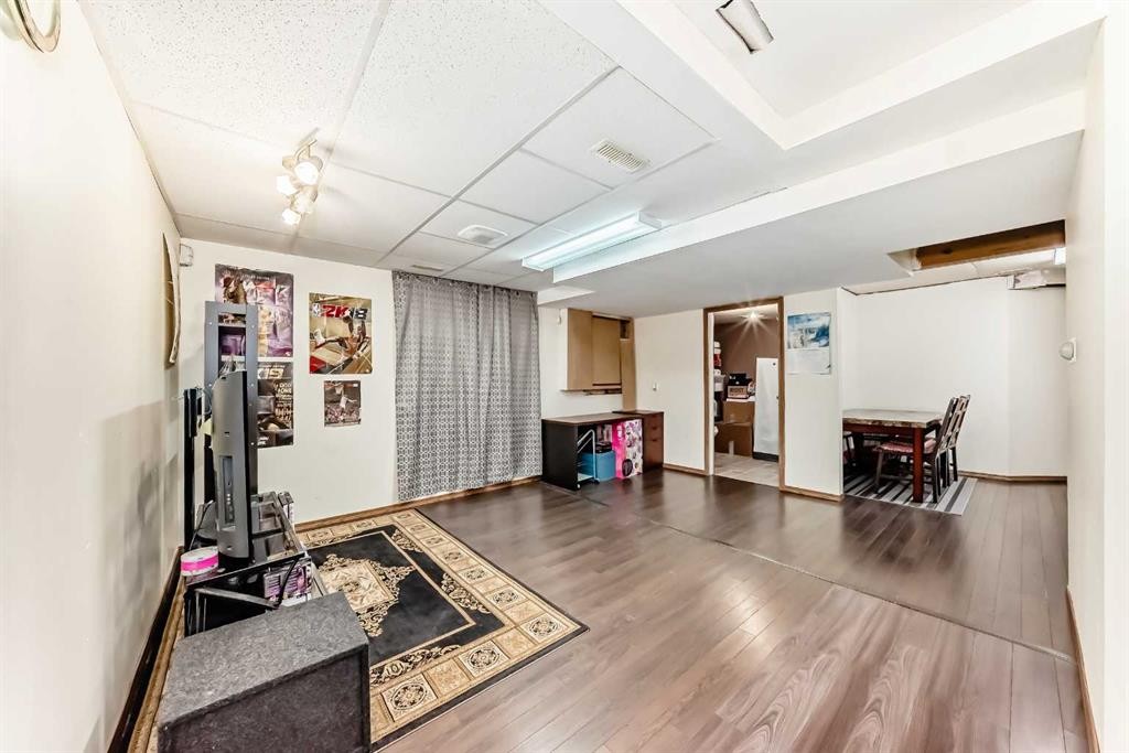 16062 Everstone Road Sw, Calgary, AB