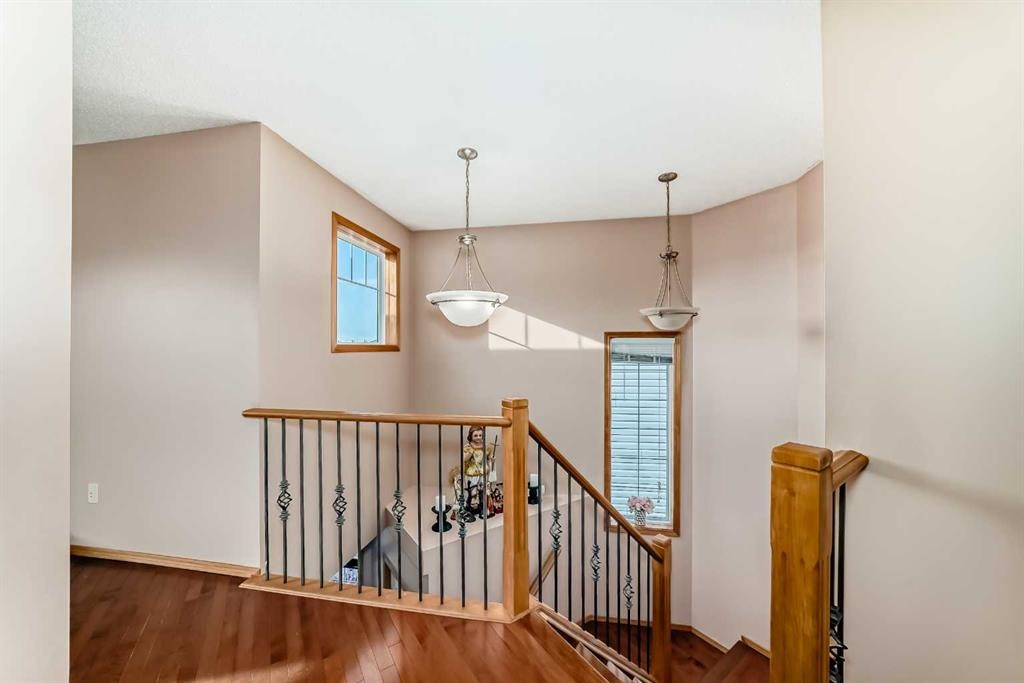 16062 Everstone Road Sw, Calgary, AB