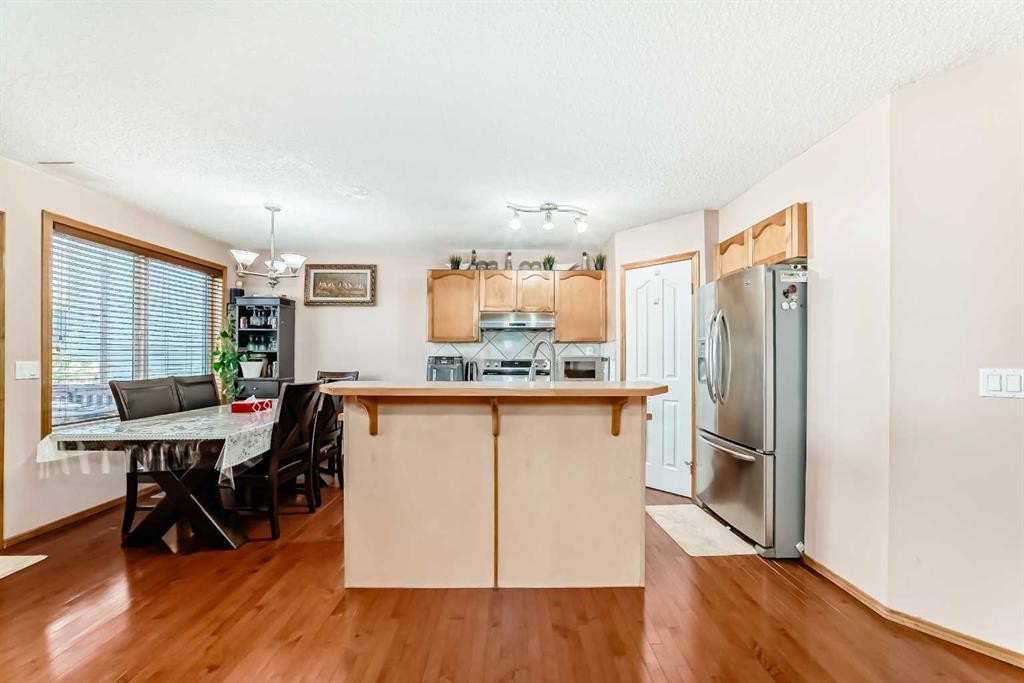 16062 Everstone Road Sw, Calgary, AB