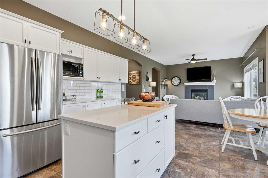 220 Springmere Place, Chestermere, AB