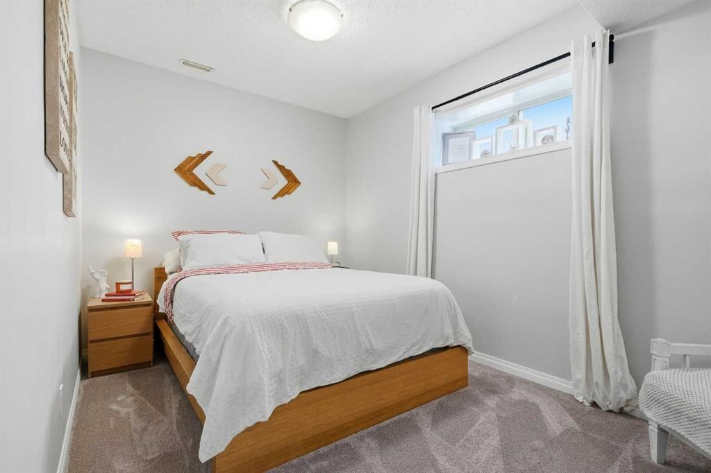 220 Springmere Place, Chestermere, AB