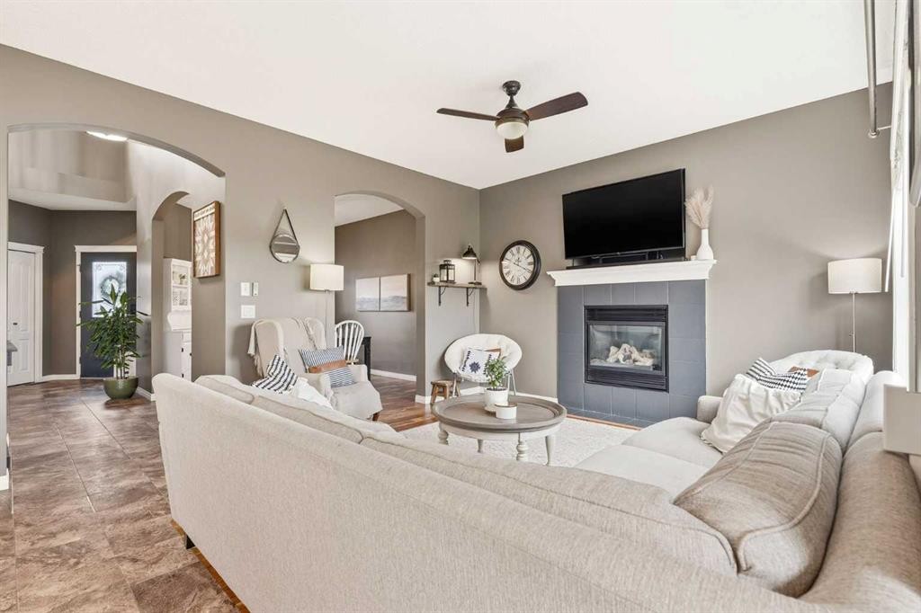 220 Springmere Place, Chestermere, AB