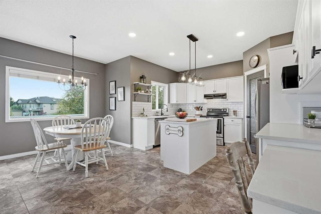 220 Springmere Place, Chestermere, AB
