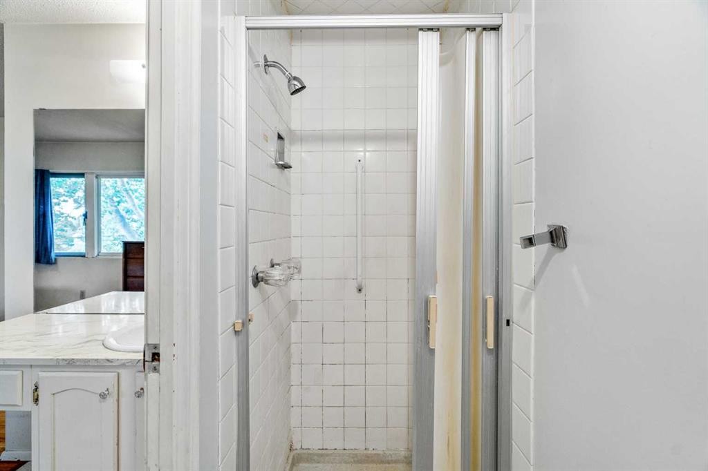 24 Mapleglade Close Se, Calgary, AB