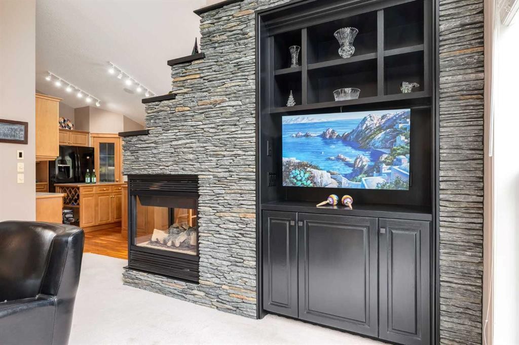 133 Strathlea Court Sw, Calgary, AB
