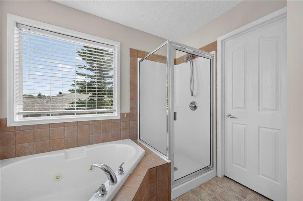 625 Somerset Drive Sw, Calgary, AB