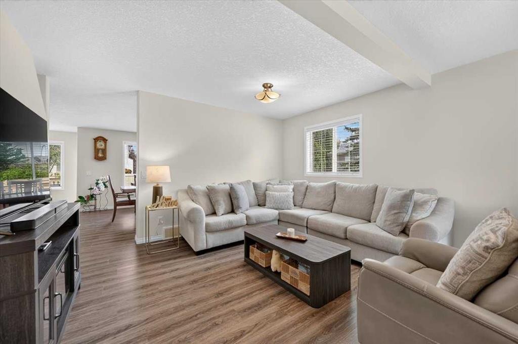 625 Somerset Drive Sw, Calgary, AB