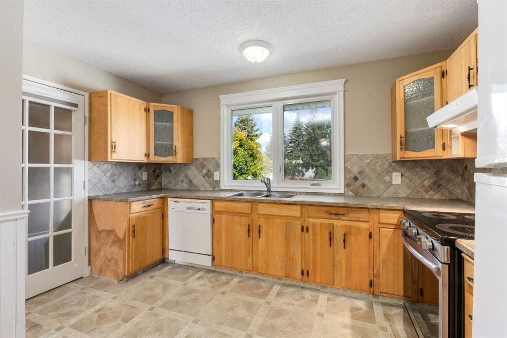 728 Canfield Place Sw, Calgary, AB