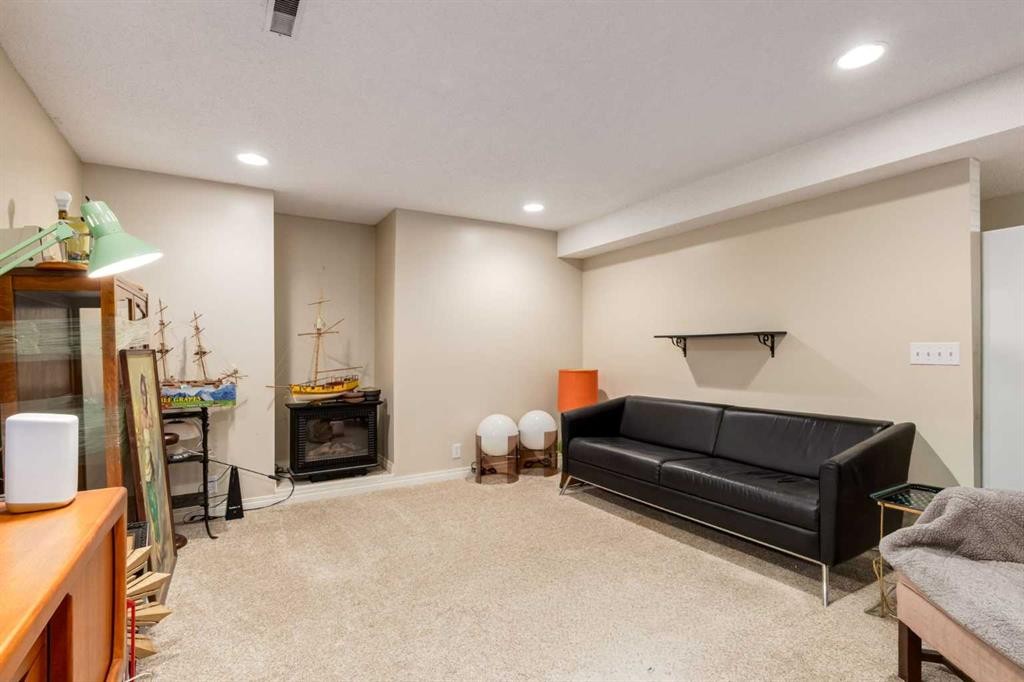 728 Canfield Place Sw, Calgary, AB