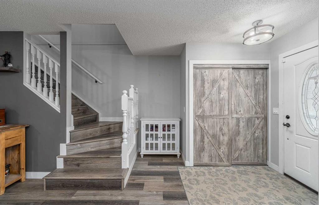 135 Sandarac Place Nw, Calgary, AB