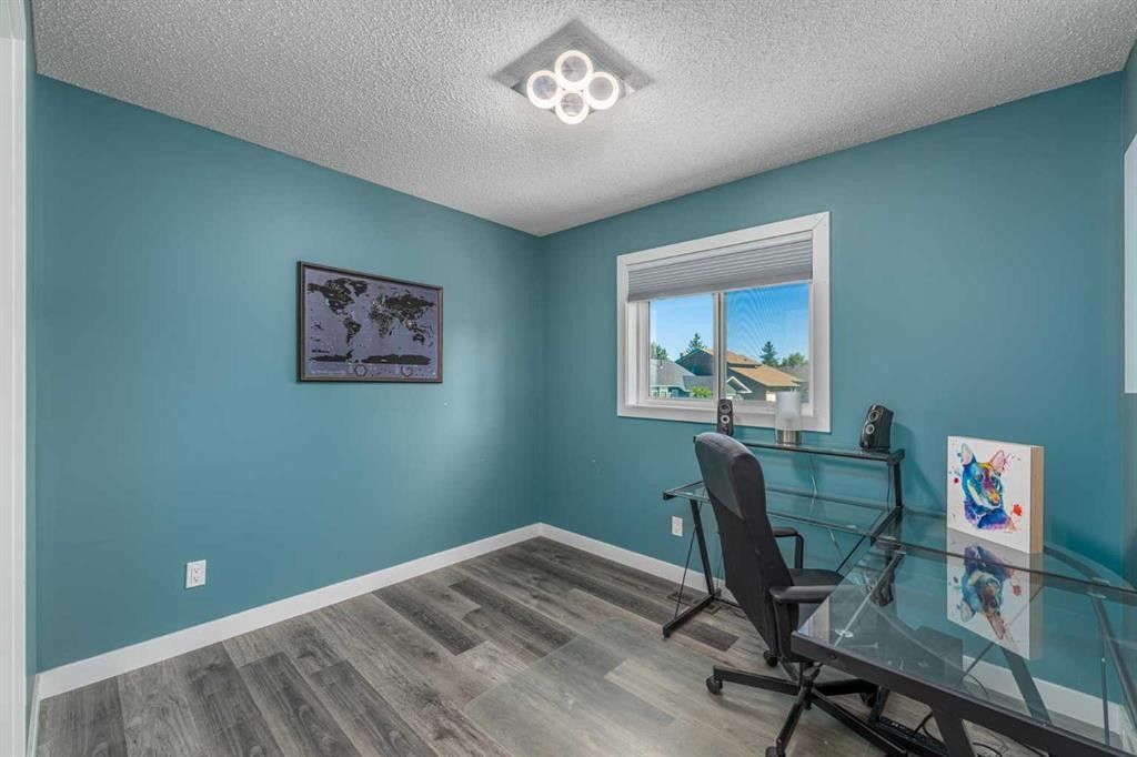 135 Sandarac Place Nw, Calgary, AB