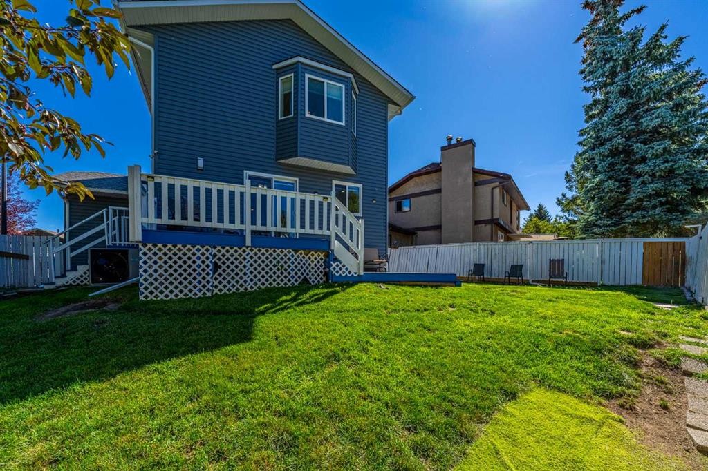 135 Sandarac Place Nw, Calgary, AB