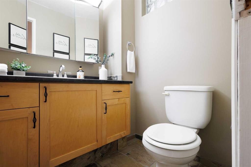 112 Silverthorn Road Nw, Calgary, AB