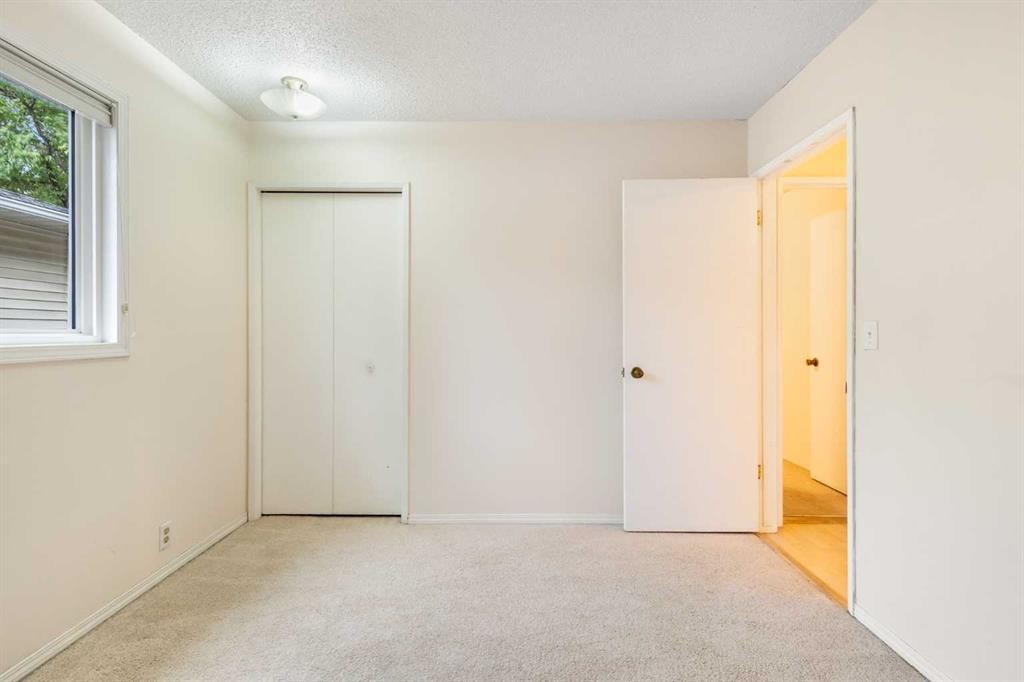 112 Silverthorn Road Nw, Calgary, AB