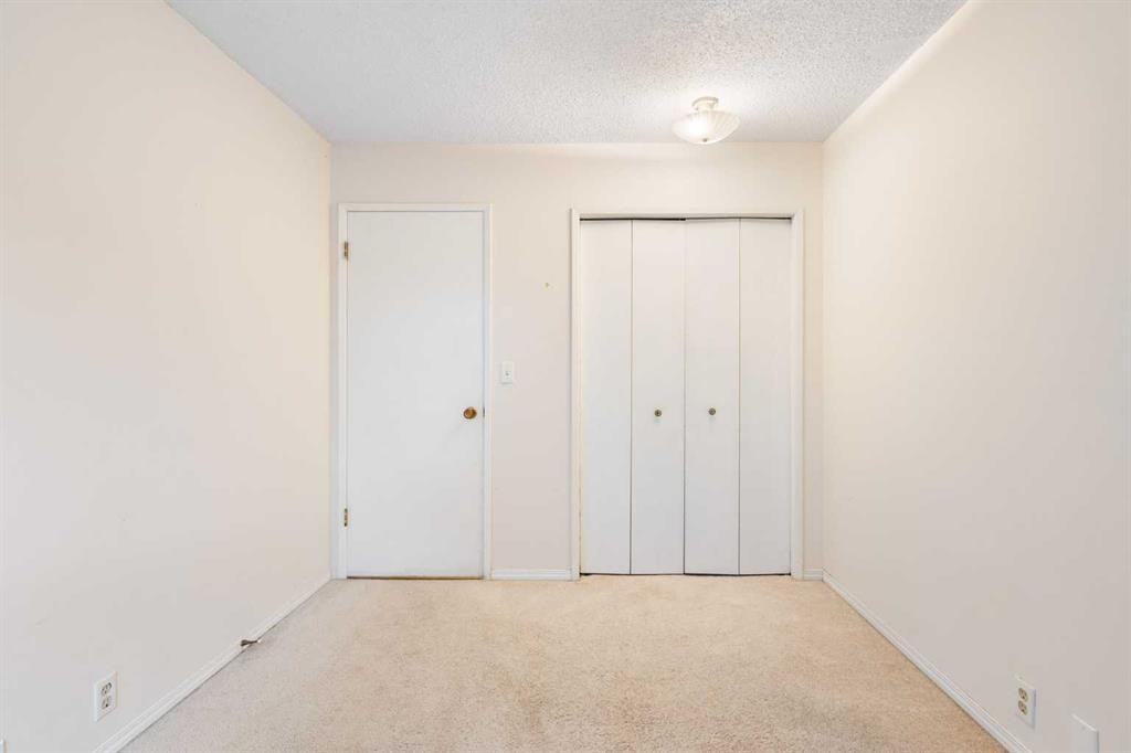 112 Silverthorn Road Nw, Calgary, AB