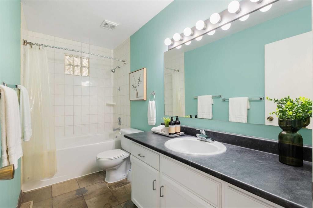 112 Silverthorn Road Nw, Calgary, AB
