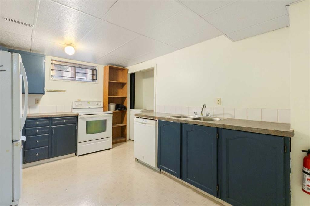 112 Silverthorn Road Nw, Calgary, AB