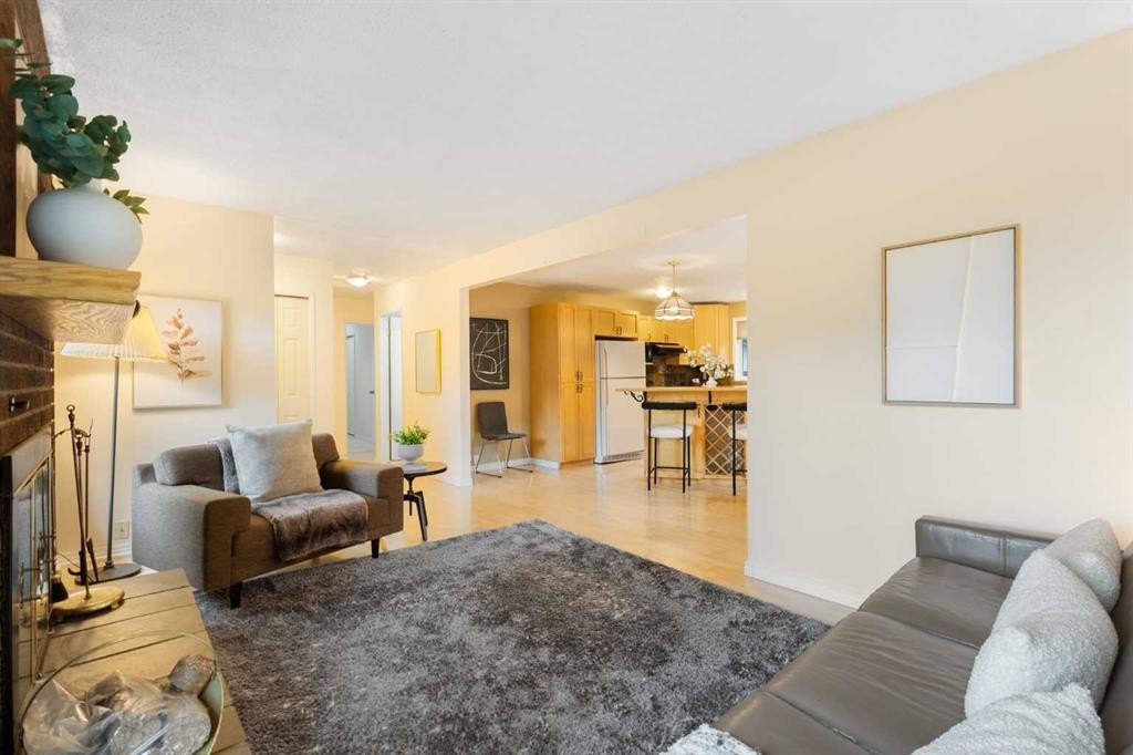 112 Silverthorn Road Nw, Calgary, AB