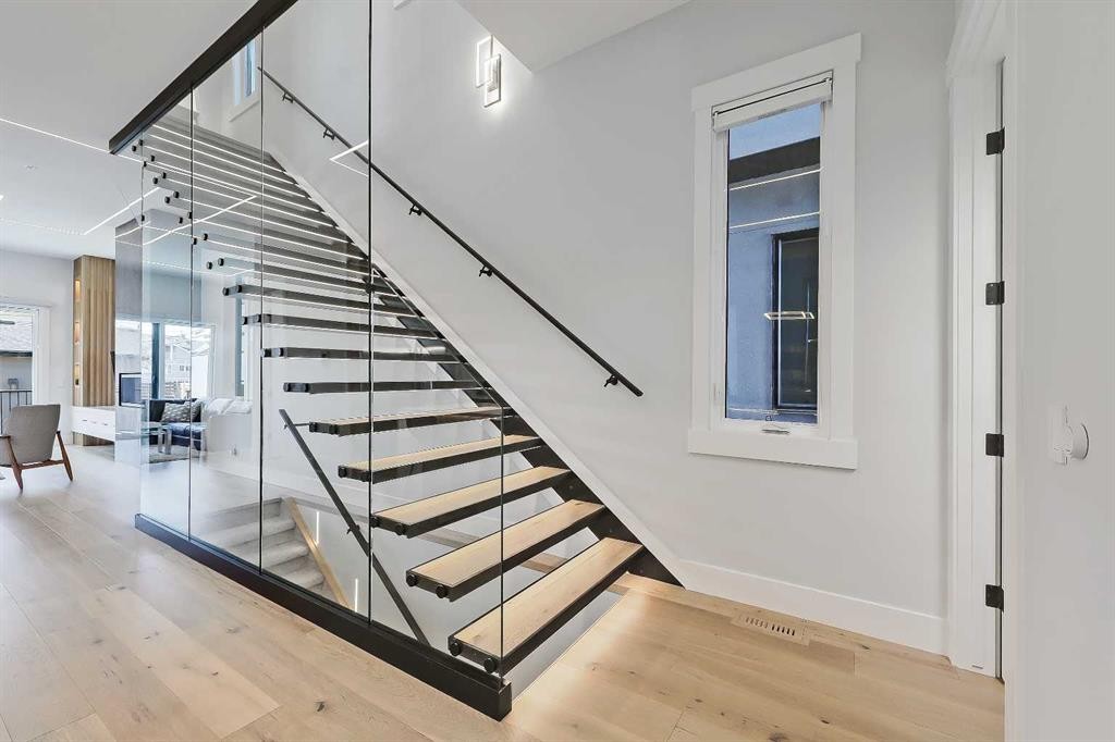 1902 13 Street Sw, Calgary, AB