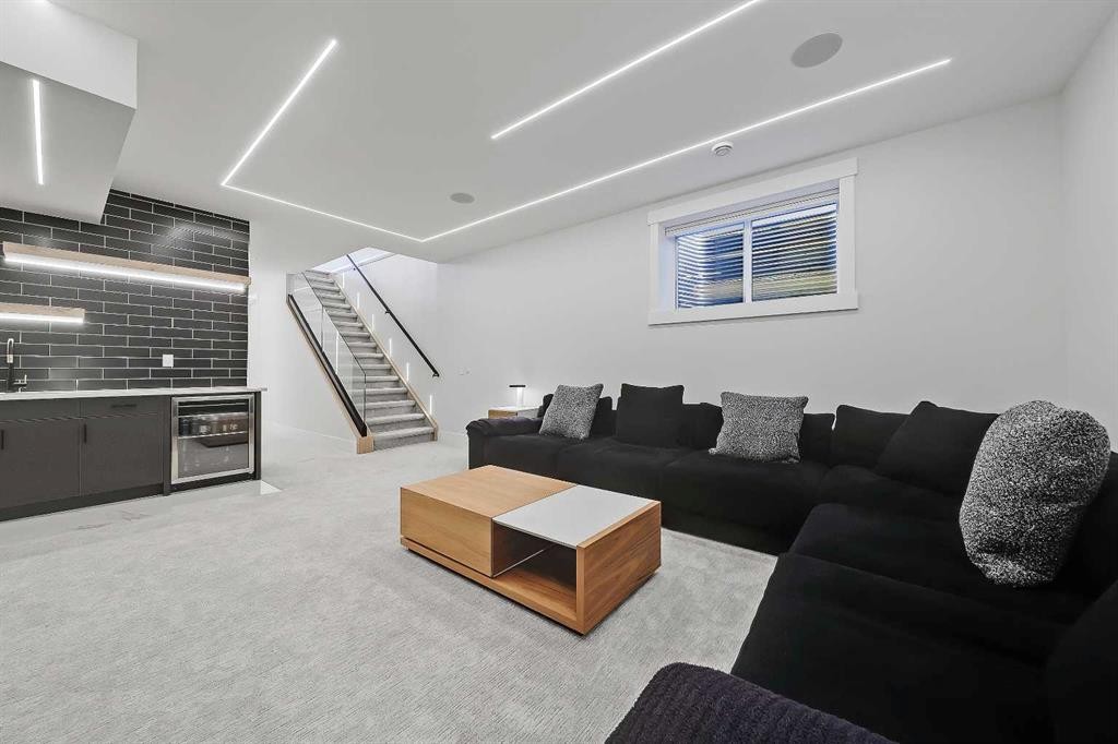 1902 13 Street Sw, Calgary, AB