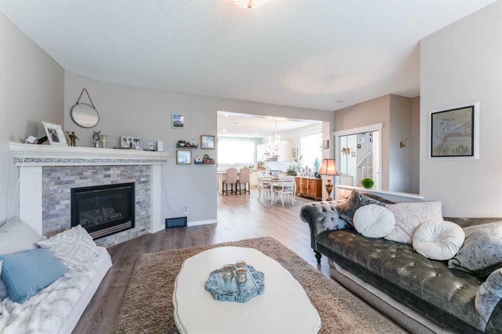 643 Everridge Drive Sw, Calgary, AB