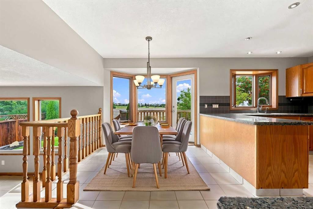 361 Santana Bay Nw, Calgary, AB
