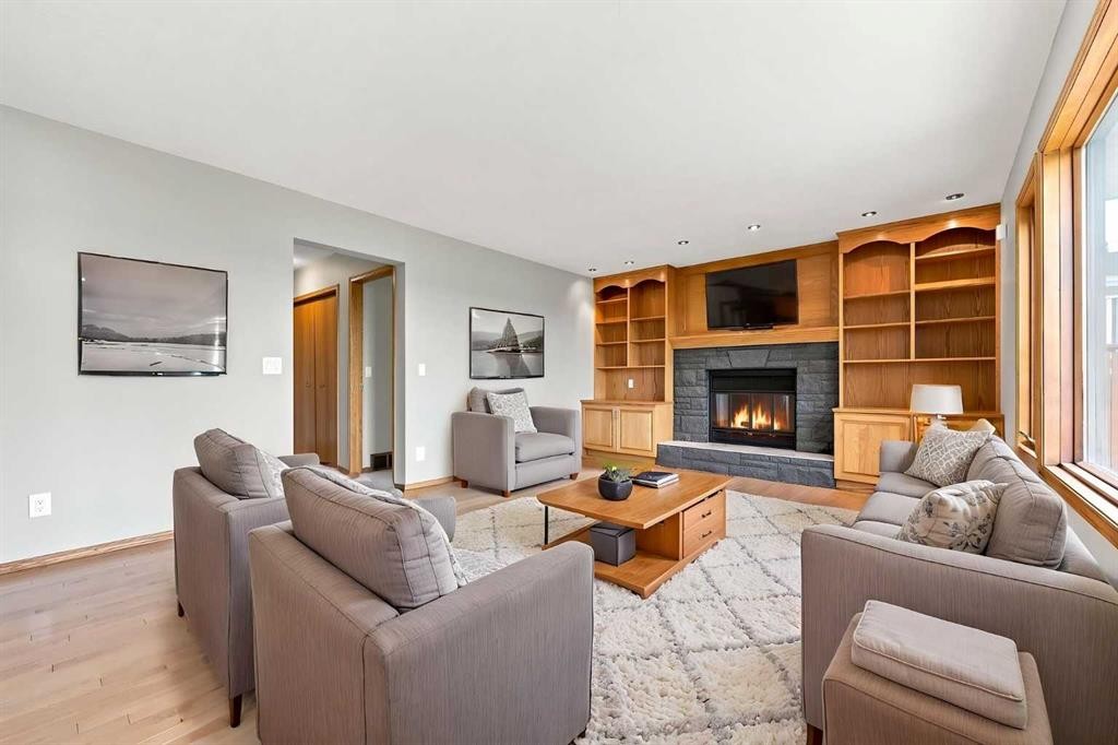 361 Santana Bay Nw, Calgary, AB