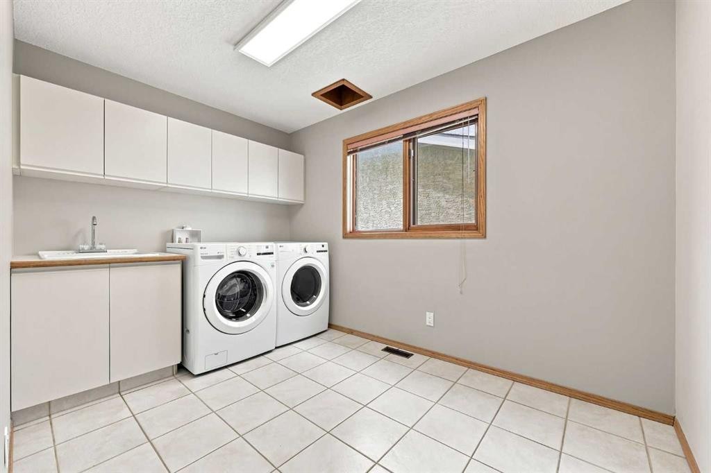 361 Santana Bay Nw, Calgary, AB