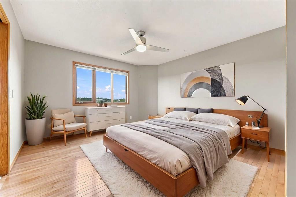 361 Santana Bay Nw, Calgary, AB