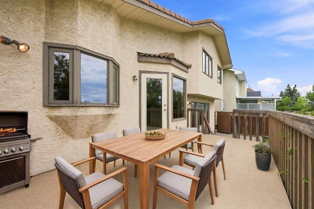 361 Santana Bay Nw, Calgary, AB