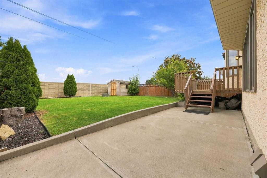 361 Santana Bay Nw, Calgary, AB