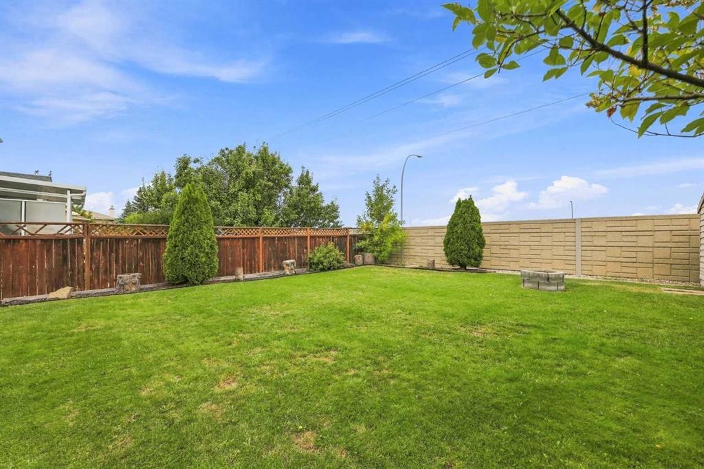 361 Santana Bay Nw, Calgary, AB