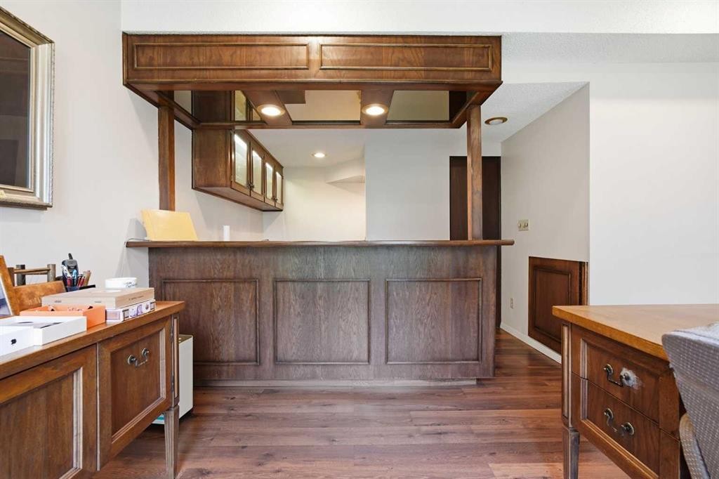 336 Pump Hill Crescent Sw, Calgary, AB