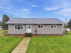 5121 52 St Court Caroline, AB T0M 0M0