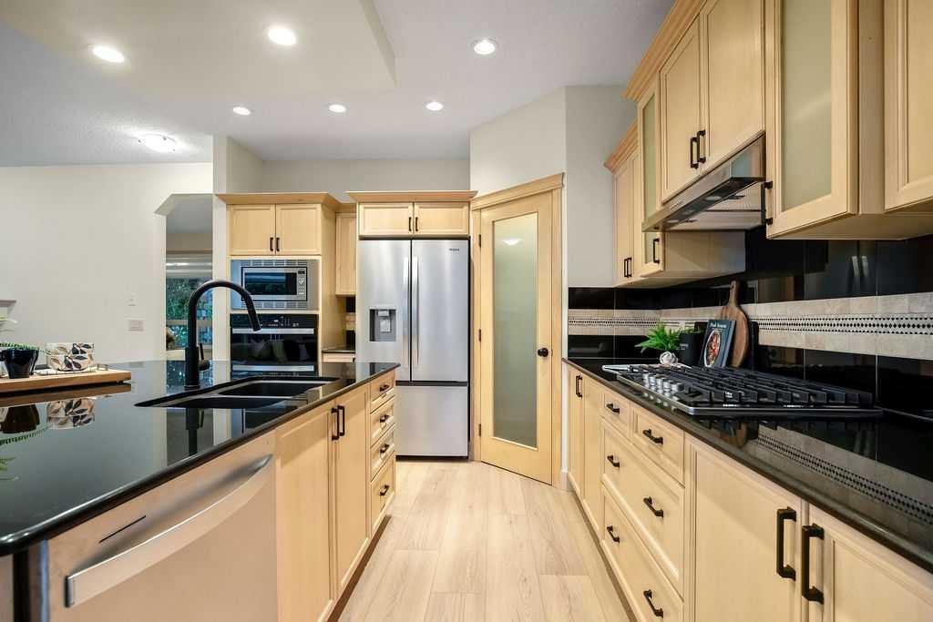 520 Panatella Boulevard Nw, Calgary, AB